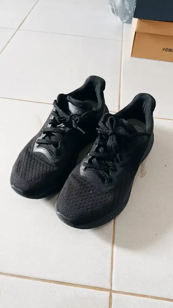 Sepatu Kanky x Tirta Story Michi Full Black (Preloved)