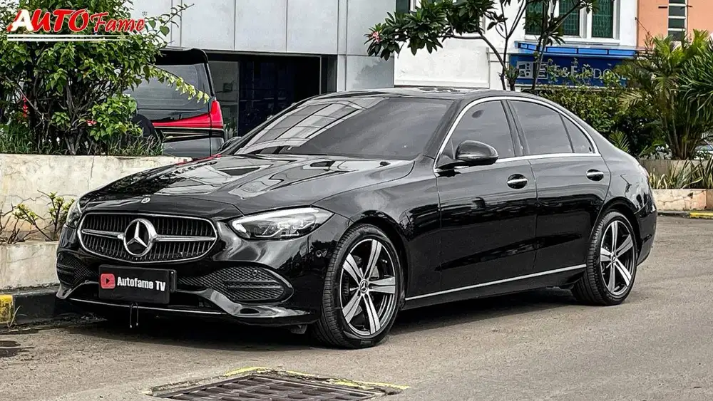 Mercedes Benz W206 C200 Avantgarde EQ Boost NIK 2022 Akhir Tgn 1 Dr