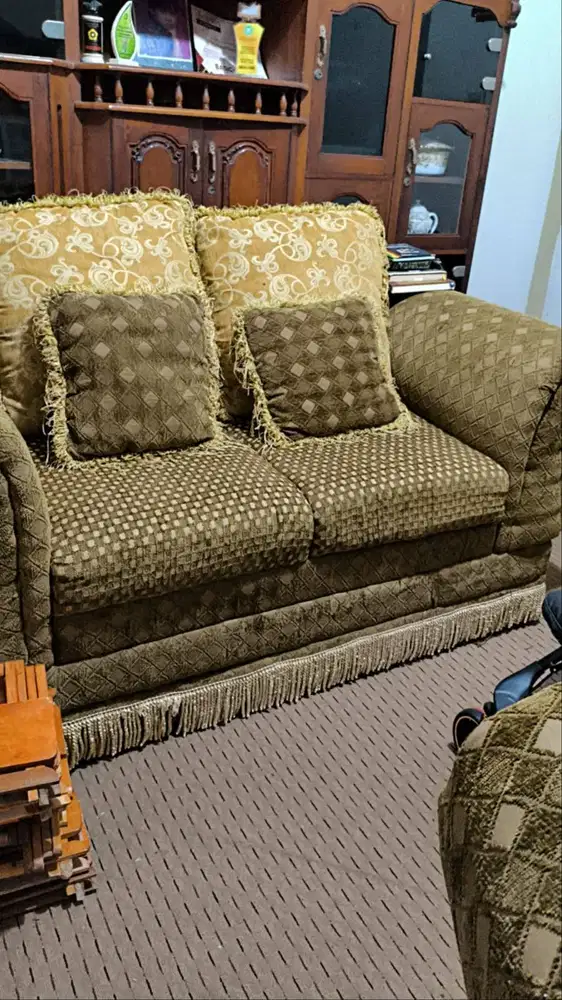Sofa Klasik Elegan