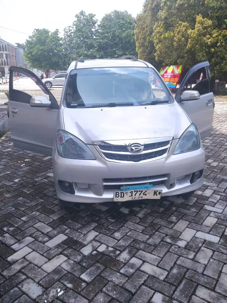 DAIHATSU XENIA 1.0 Li 2009