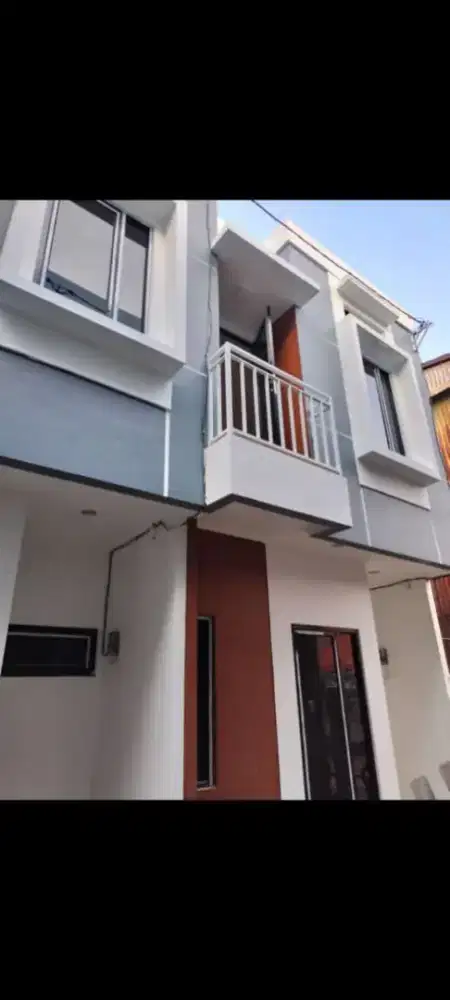 RUMAH DIJUAL 2 LANTAI  DEKAT STASIUN KERTA PONDOK JATI JAKARTA TIMUR