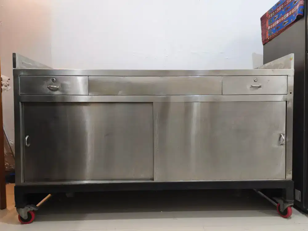 Meja Kabinet Alumunium pintu geser