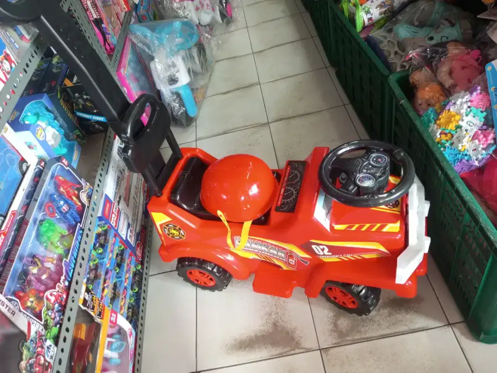 Mainan Anak Mobil Naik Pemadam dorong