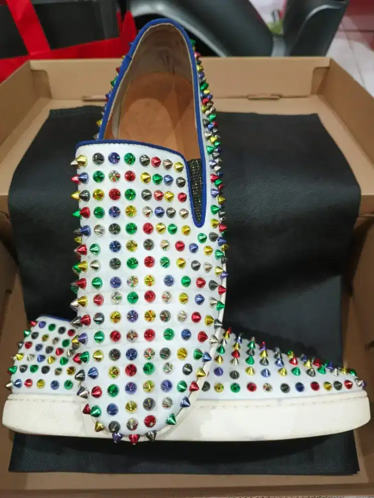 Sepatu slip on paris