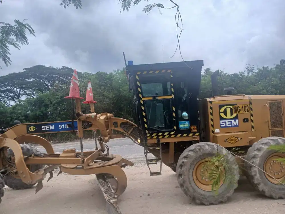 DISEWA Motor Grader SEM 150hp Blade 10ft Unit ex-ADARO Balangan Kalsel