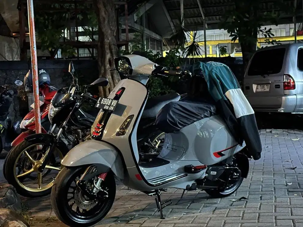 VESPA MATIC LOW KM SPRINT IGET 150 ABS A/T TAHUN 2021 PMK 2022 ABU ABU