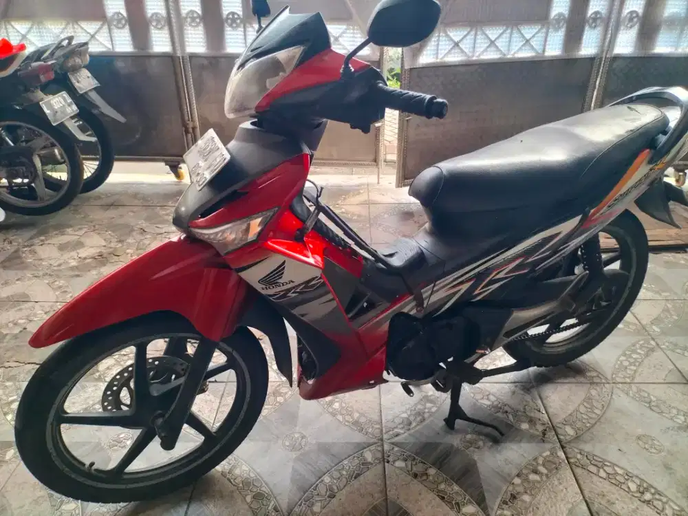 Honda Supra 125 Cc 2010 karbu  mesin sehat lkp siap pakai