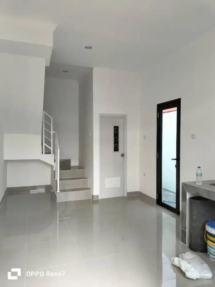 Rumah Baru 2 Lantai Cempaka Putih Timur. Harga Menarik dikawasan Elit