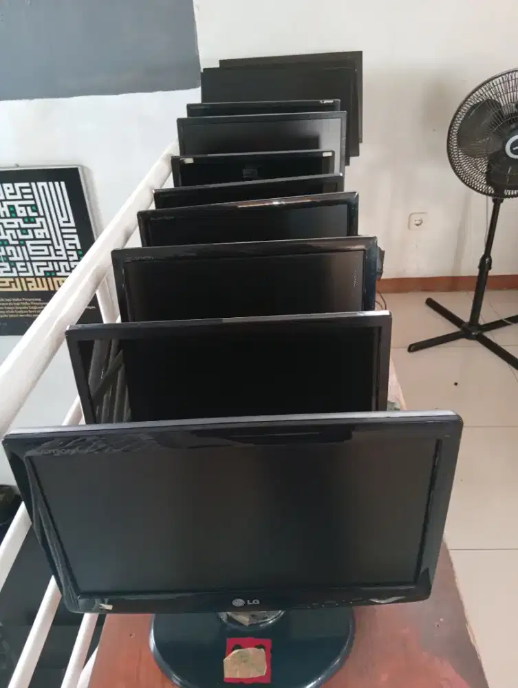 Monitor rusak merek LG dan Lenovo 16 inch 19 inch 22 inch 24 inch