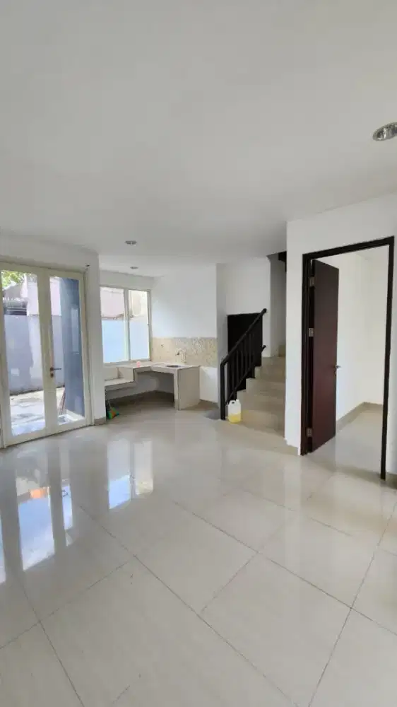 Disewakan rmh 2lt di Perumahan Grand Kawanua  Manado