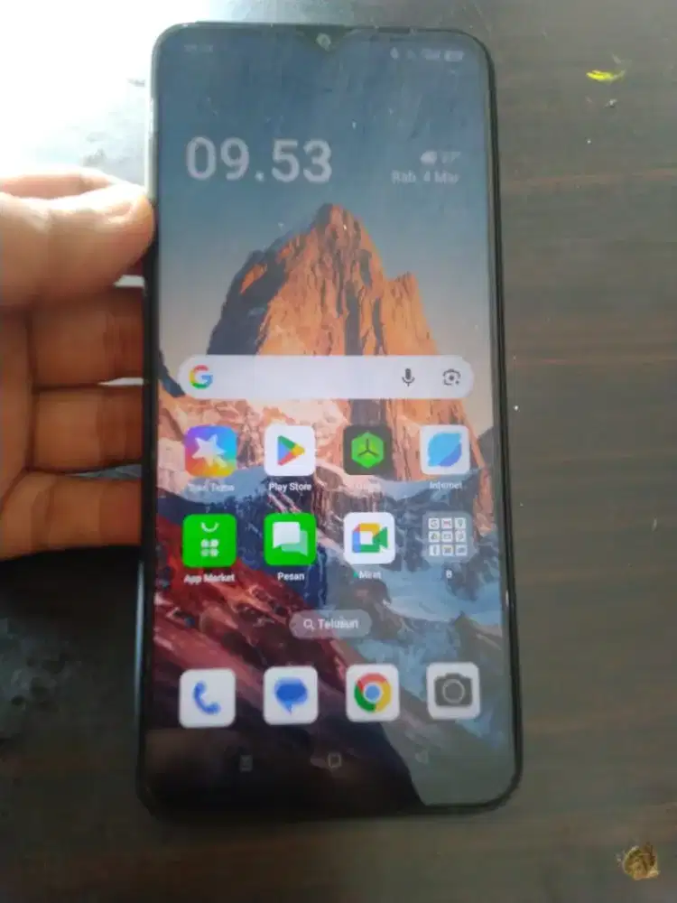 Di jual cepat Oppo A18 mulus hitam pemakaian pribadi