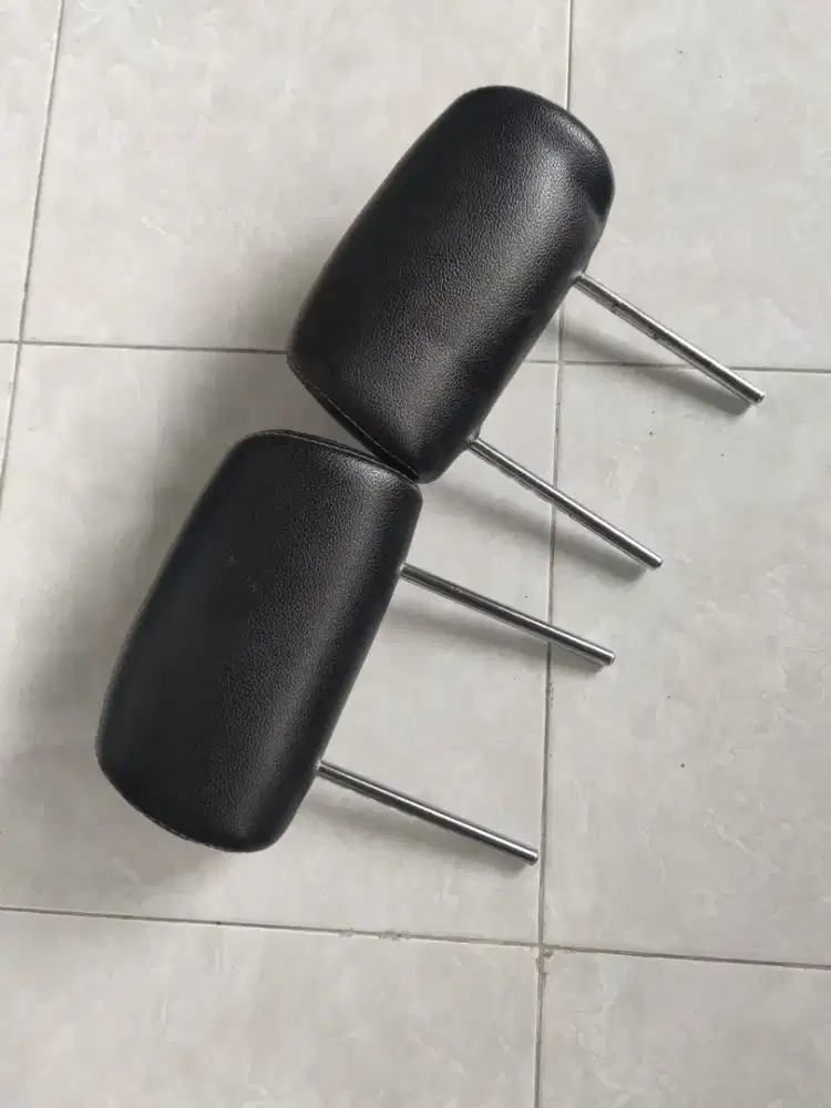 Headrest jok belakang Mitsubishi grandis 2pcs original