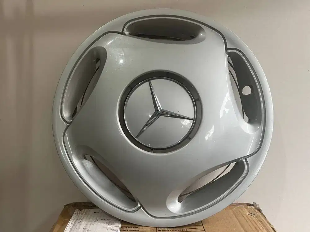 Dop Velg Merci 15 Inch