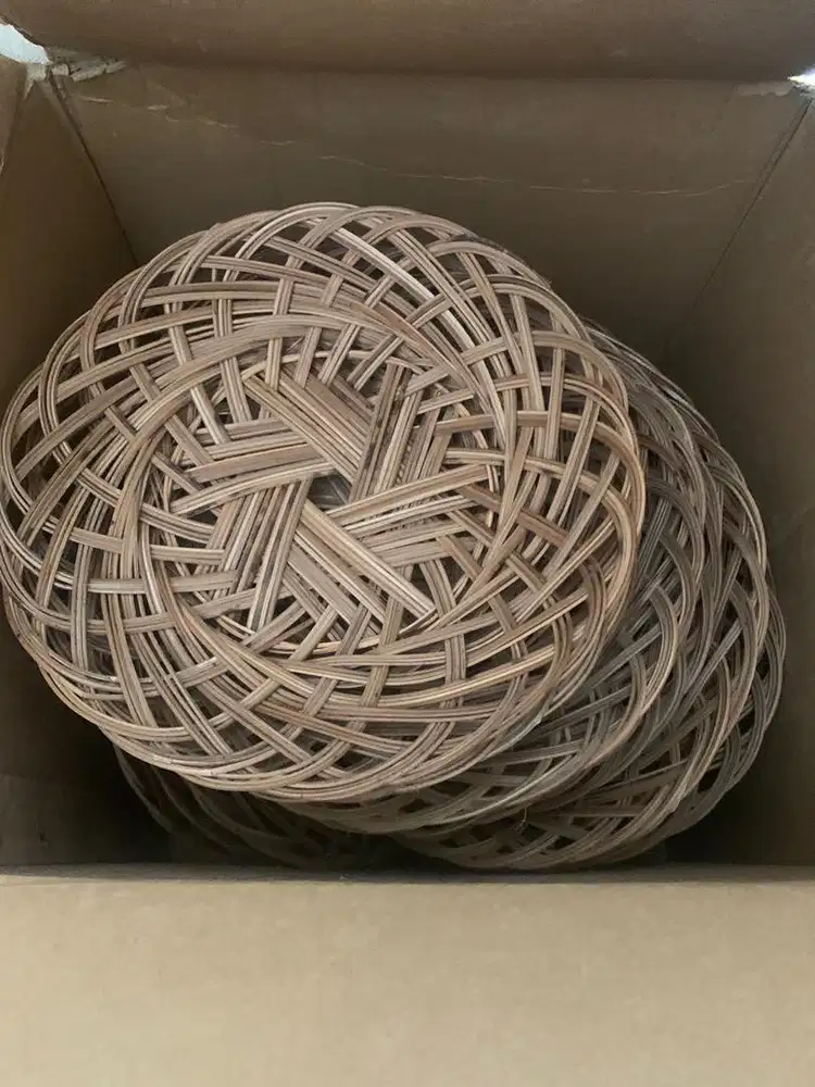 piring anyam rotan