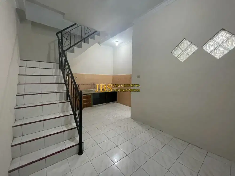 Dijual/Disewakan Rumah 1,5 Tingkat Siap Huni di Komplek Cemara Hijau Jalan Metal - Medan