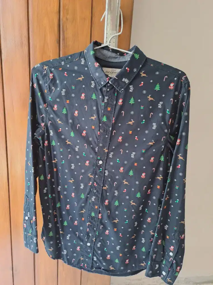 Kemeja wanita biru donker