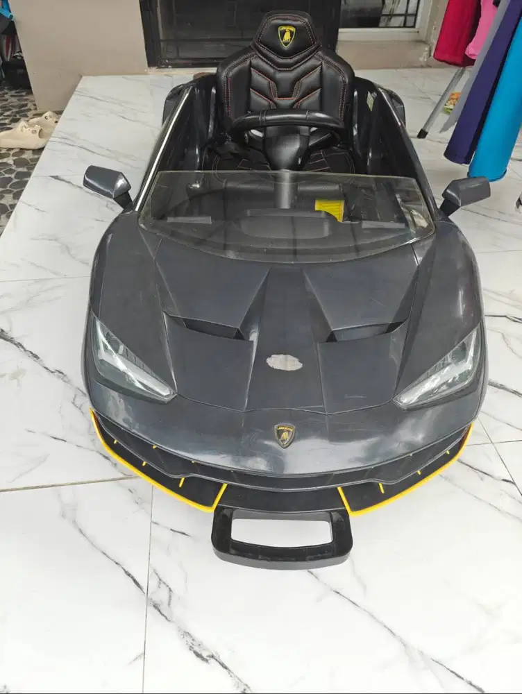 Lamborghini Centenario Ride-On Car (Pre-loved) ️