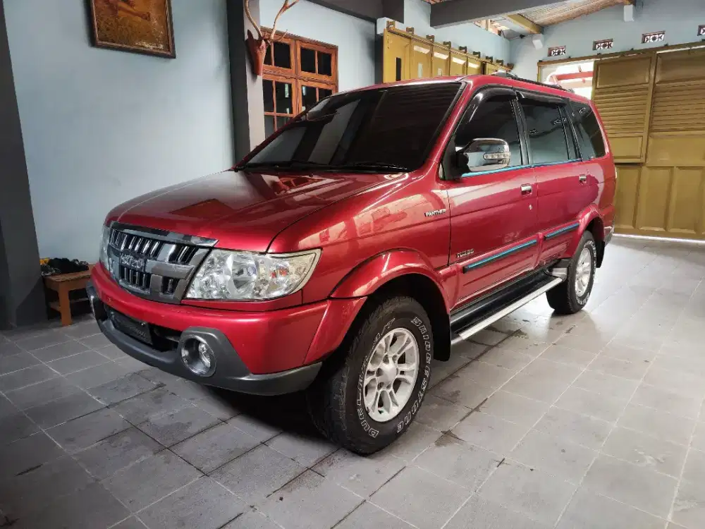 Isuzu panther grand touring low kilometer