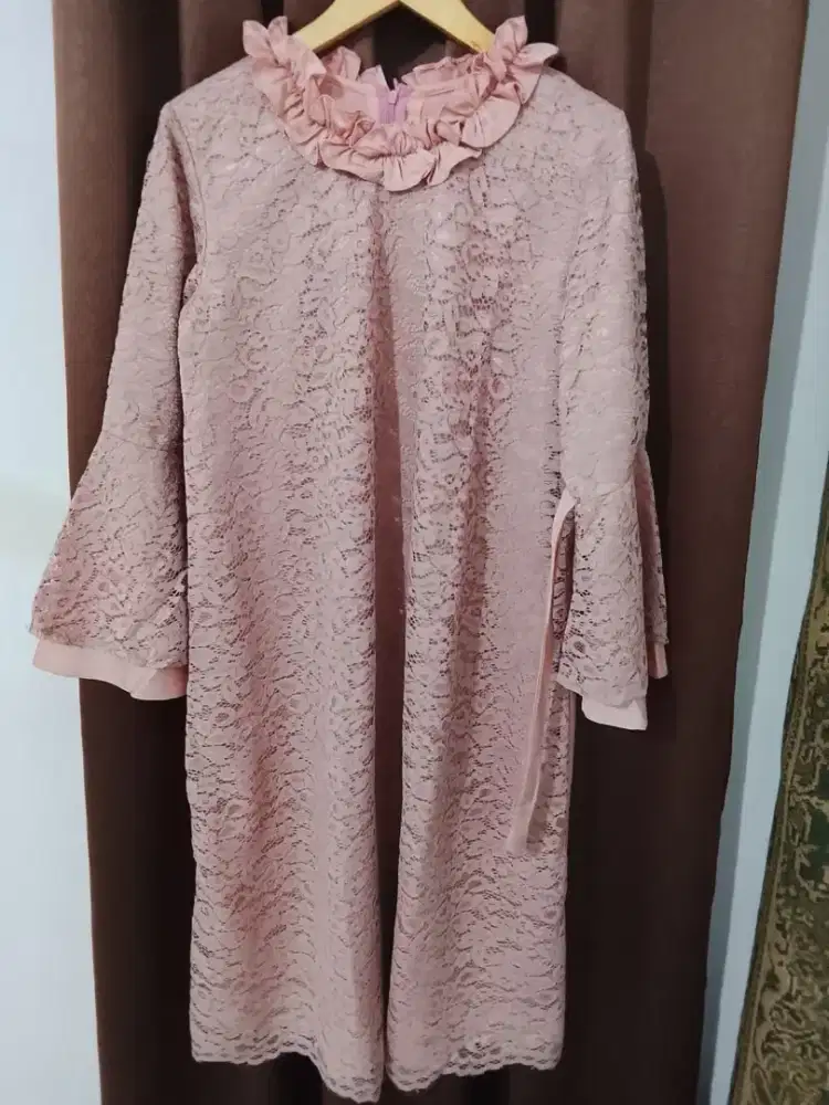 Blouse atau tunik brukat renda