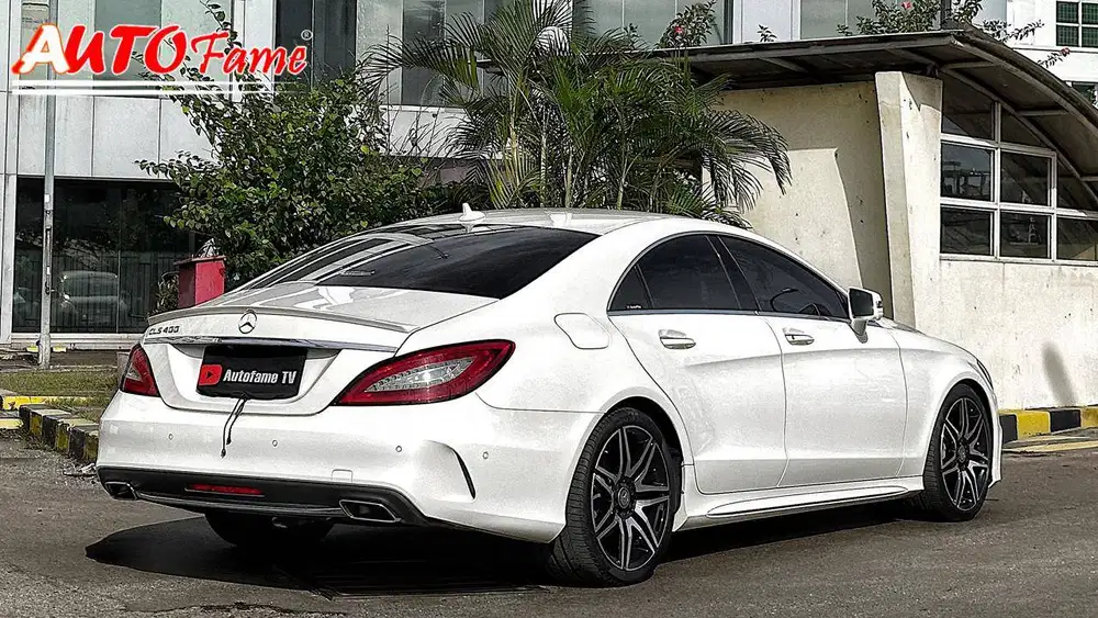 Mercedes Benz CLS400 AMG Dynamic NIK 2015 White On Black Full Spec