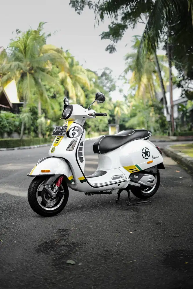 JUAL VESPA MATIC BEKAS/SECOND GTS 2018 MURAH BERGARANSI