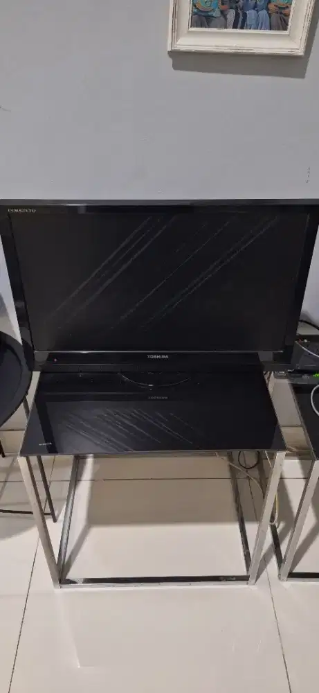 SET TV TOSHIBA 24 INCI  DAN STB