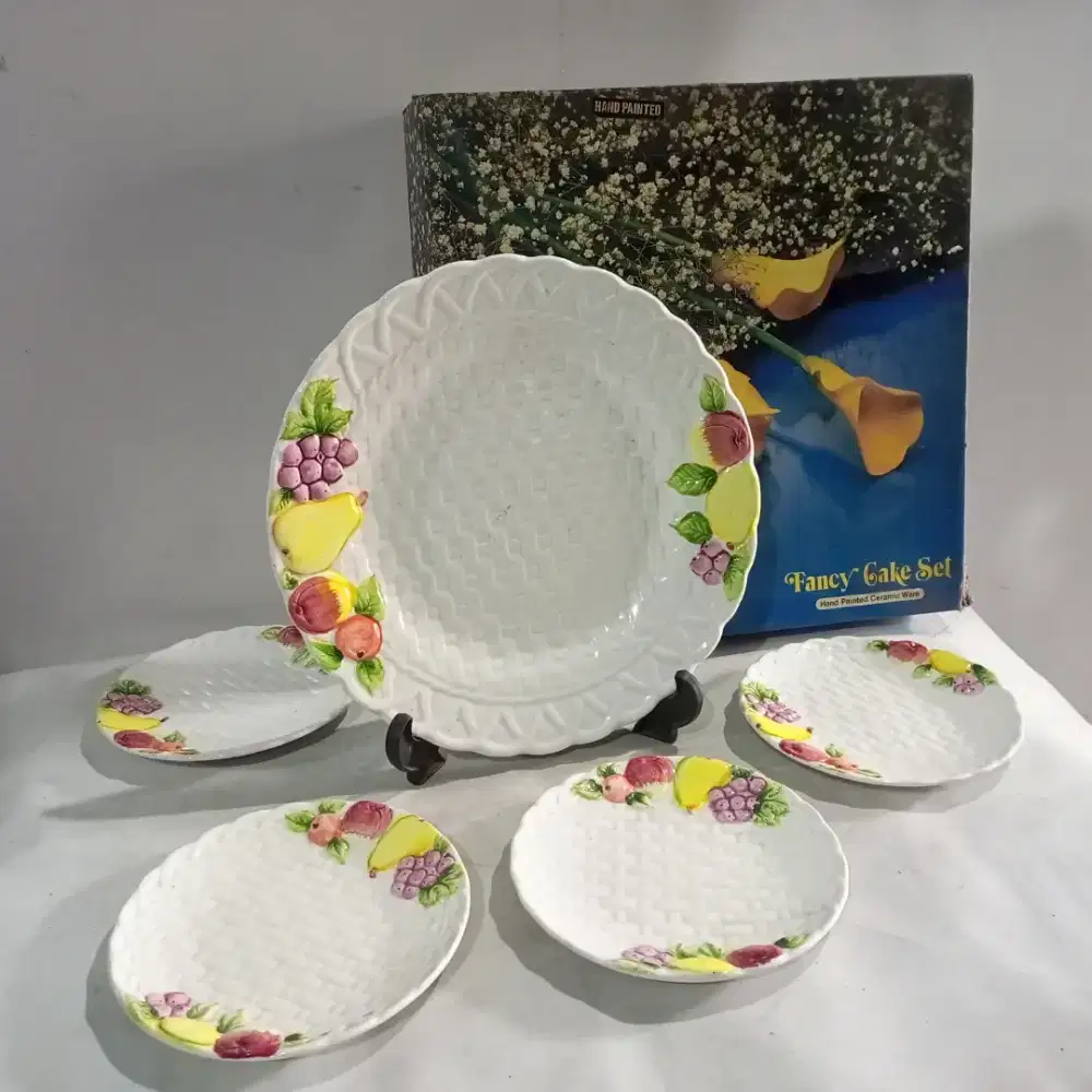 Vintage 5 Piring Saji Keramik Fancy Cake Set Hand Painted Motif Timbul