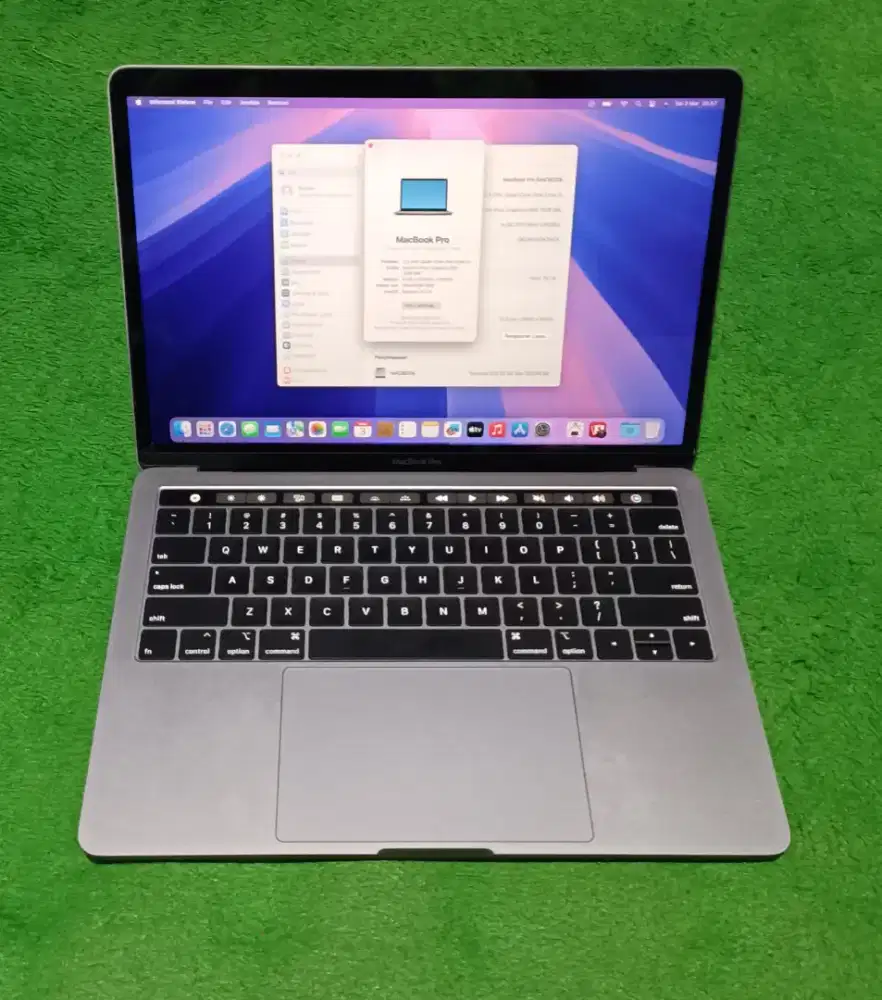 Apple MacBook Pro 2018 Intel i5 8/256 Grey Touchbar Murah
