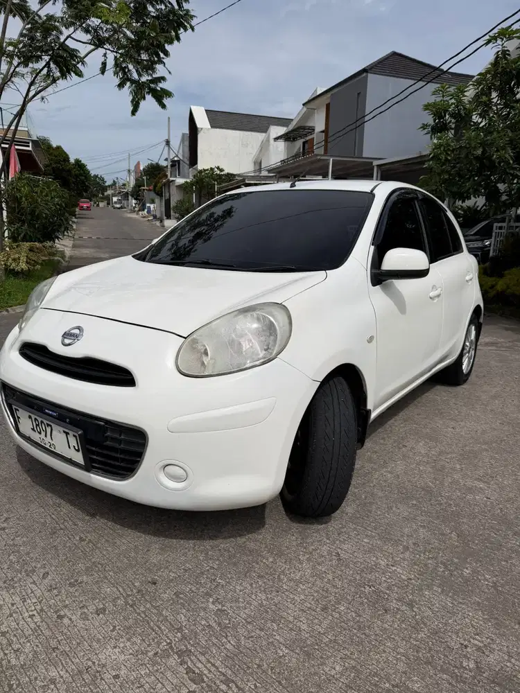 Nissan March 2012 Bensin