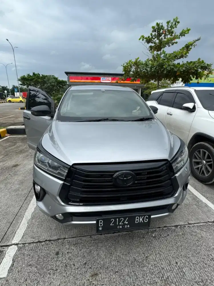 Toyota INNOVA REBORN 2.4V DIESEL AUTOMATIC
