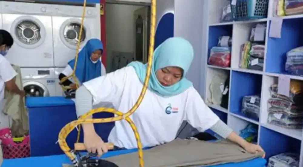 DIBUTUHKAN PEGAWAI SETRIKA UAP, LIPAT PACKING LAUNDRY
