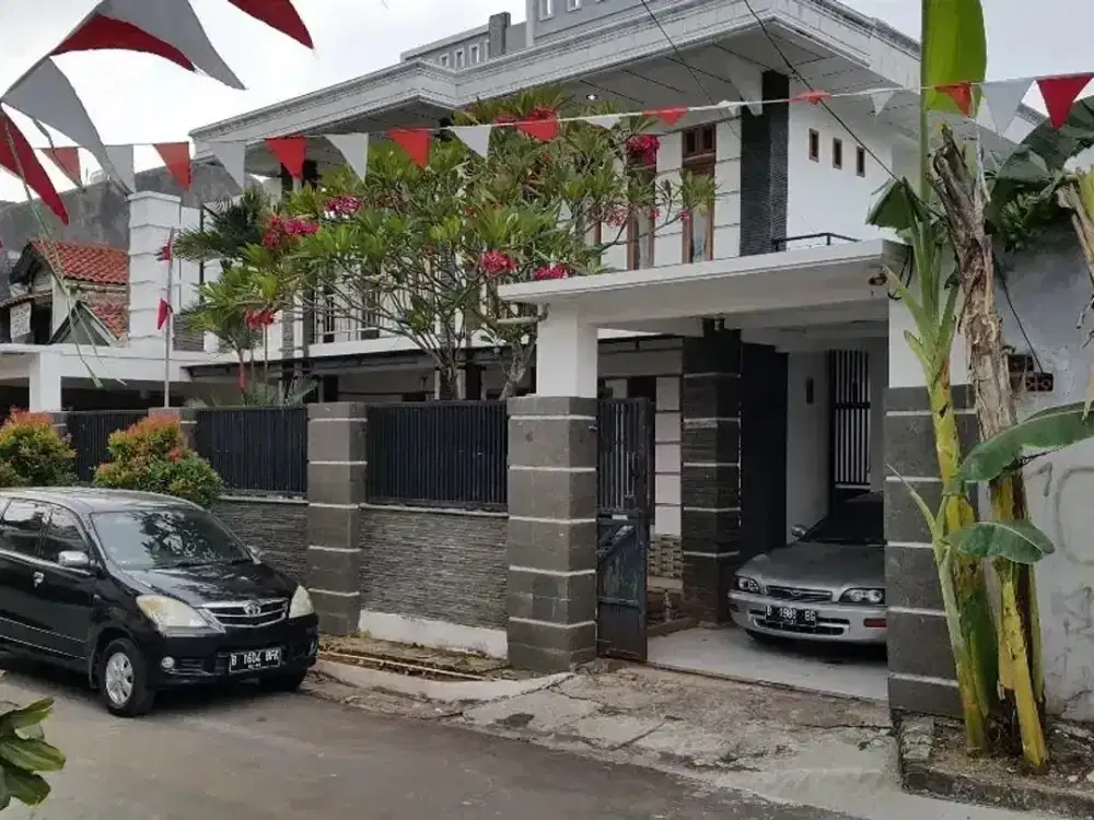 Sewa Rumah Mewah Komplek DPR 2 Lantai Kembangan Jakbar