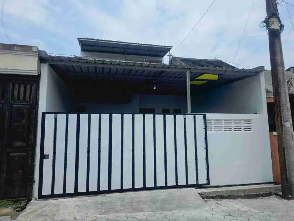 Rumah Cantik 1,5 lt Sudah Pagar + Canopi, AC 3 di Palur dekat ke UNS atau RS Muwardi