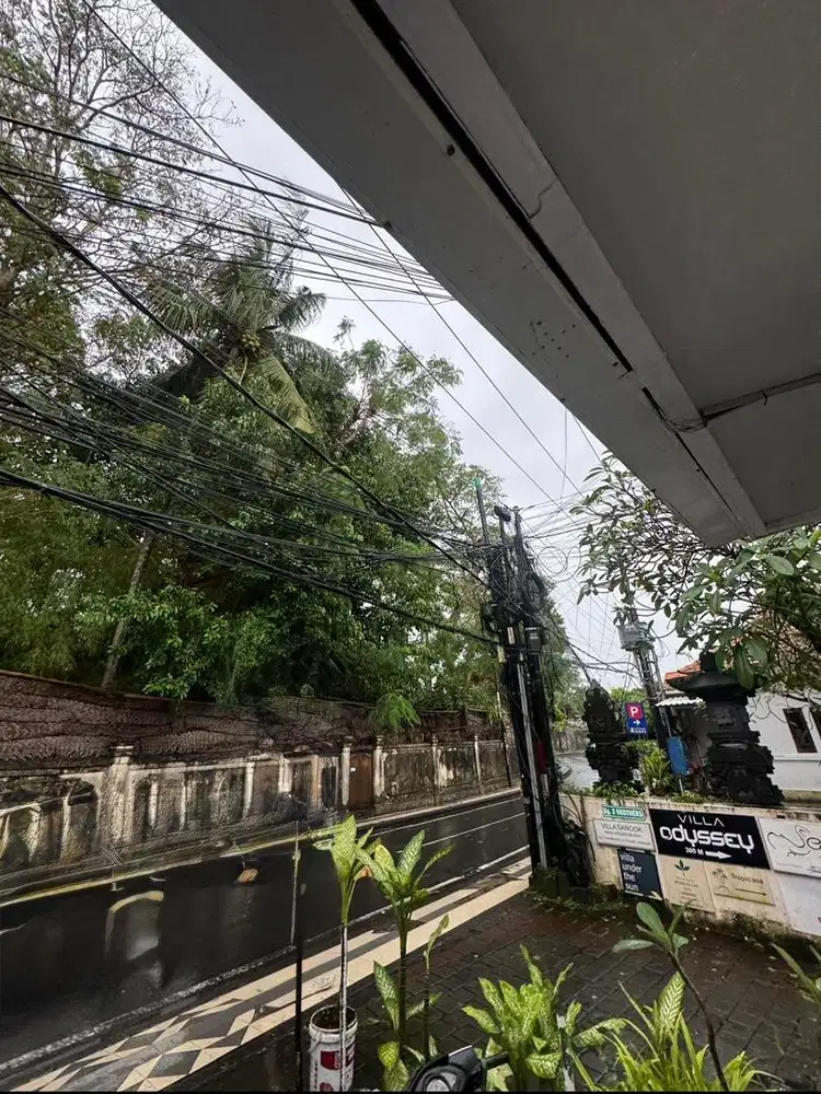 Tanah seminyak di sewakan