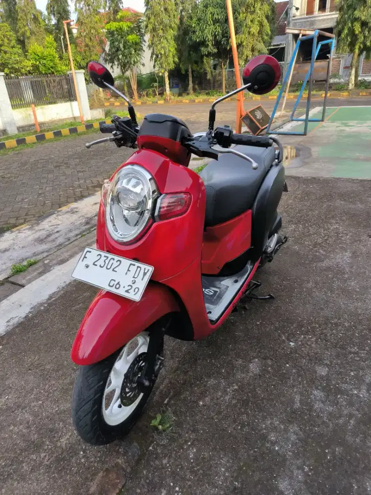 Honda Scoopy th 2019 . Surat lengkap . Pajak hidup