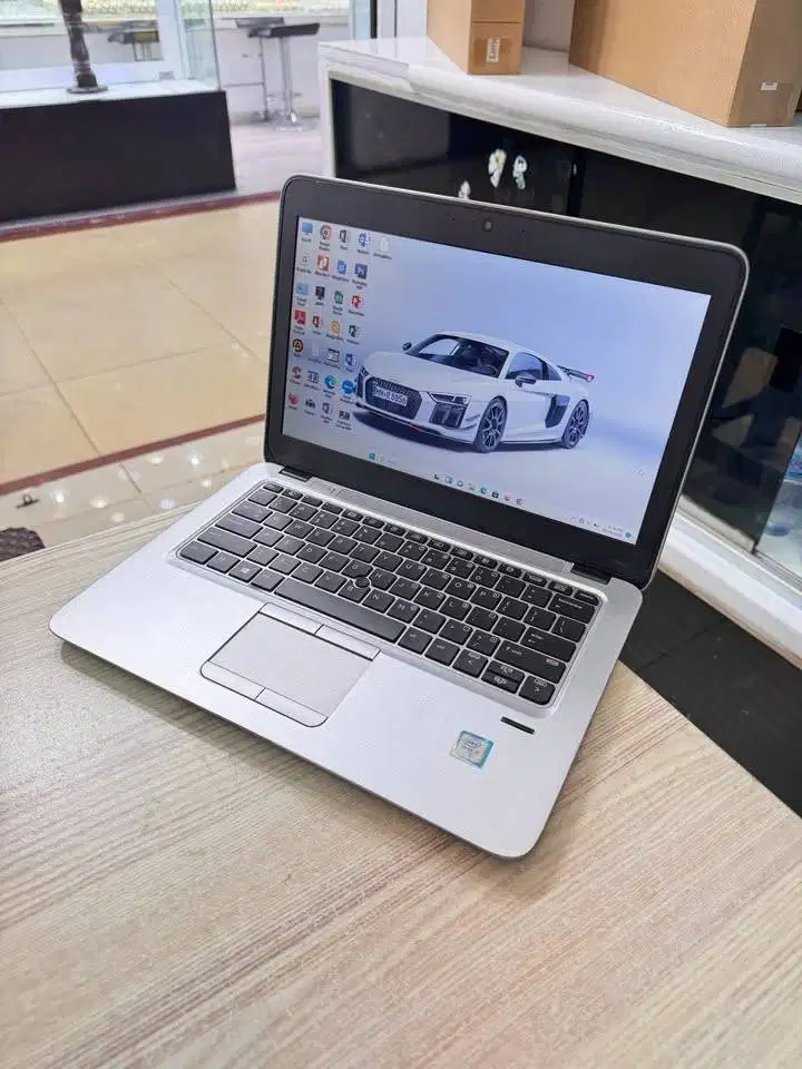 LAPTOP HP ELITEBOOK 820 G3 CORE I7 GEN6 RAM 8GB SSD 256GB