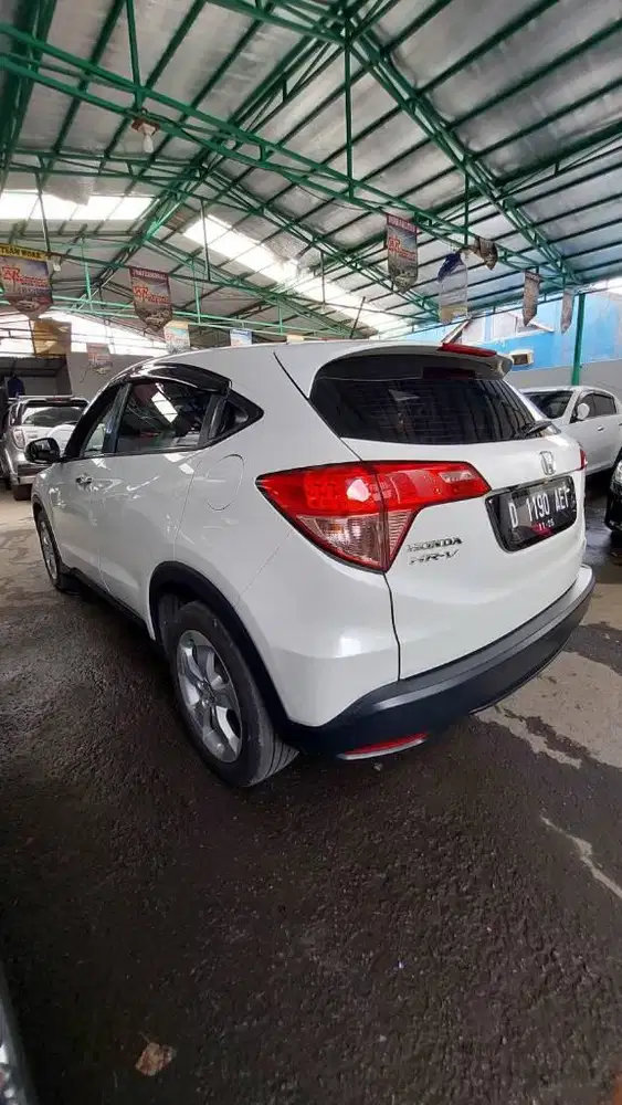 DP 25 JT HONDA HRV E 1.5 Matic Putih 2016 KM 60 Ribu