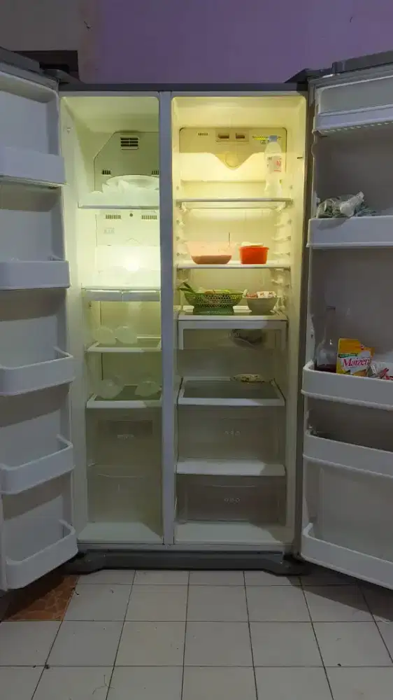 Kulkas side by side LG