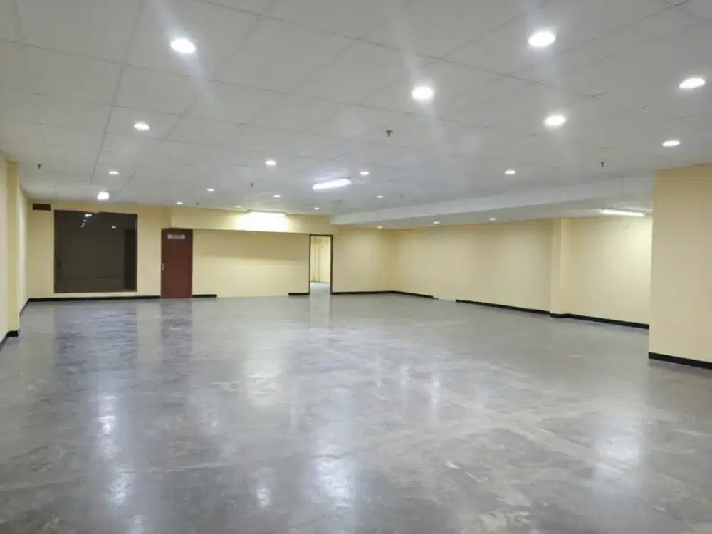 Sewa Ruang Usaha Luas Strategis di Area Komersial Metro Sunter Plaza di kelilingi hunian