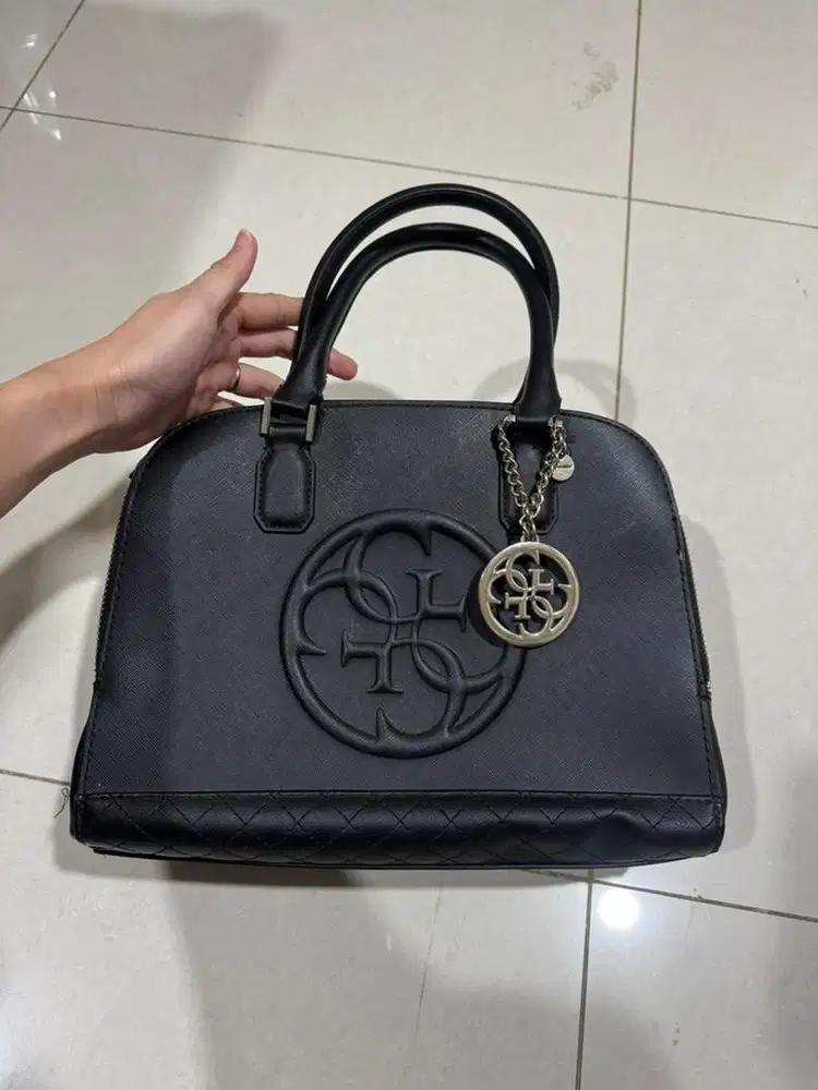 TAS GUESS ORIGINAL BEKAS