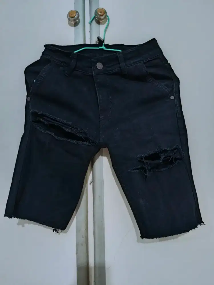 Celana Pendek Giordano Hitam