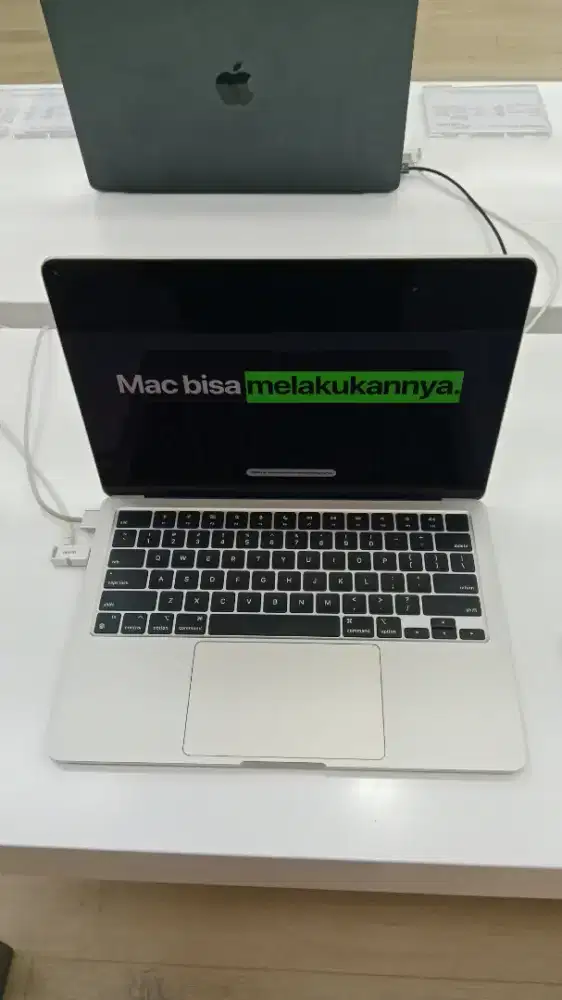MacBook AIr 256 GB 13 inci