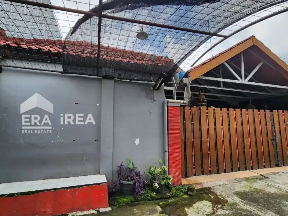 RUMAH DIJUAL DI SOLO SERENGAN DEKAT PASAR HARJODAKSINO