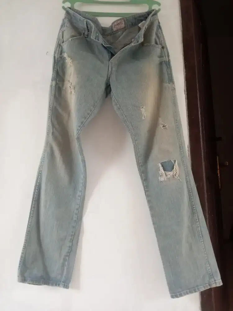 Jeans dan celana brand