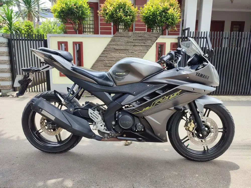 JUAL MURAH R15 V2 TAHUN 2017