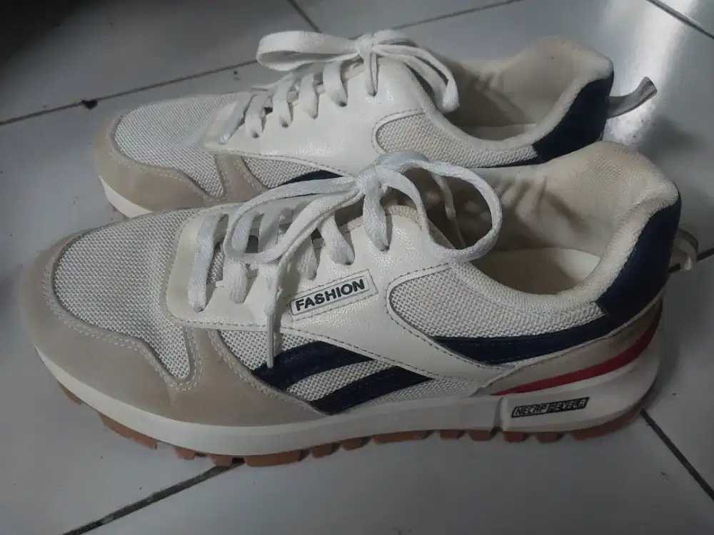 Sneakers FASHION putih