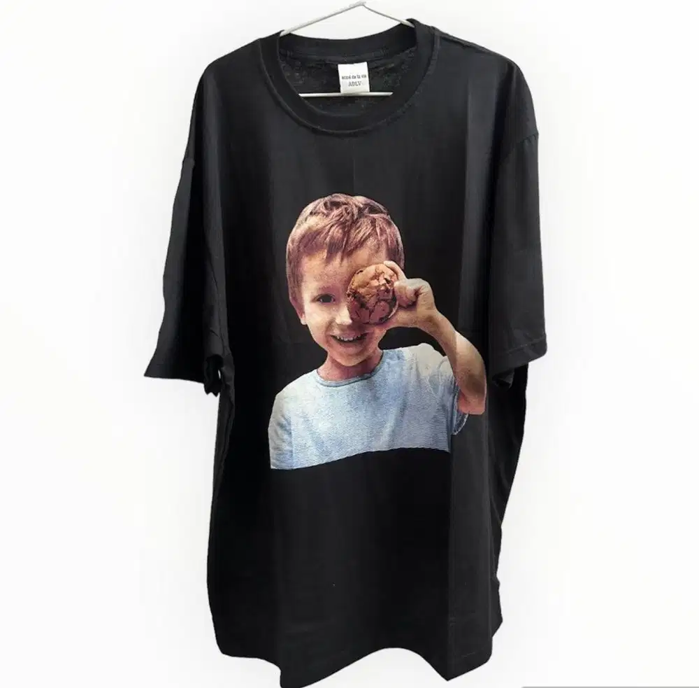 kaos tshirt preloved ball oversize print kukis size 81 × 68 ADLV