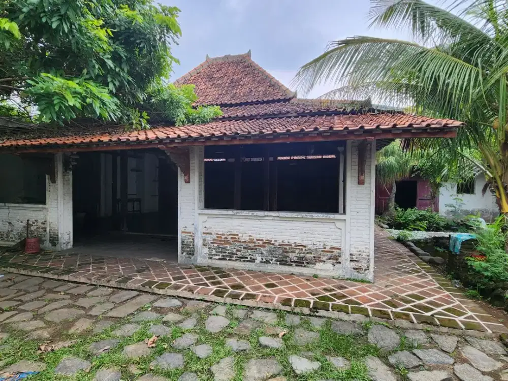 DIJUAL RUANG USAHA DI DANUKUSUMAN SERENGAN SURAKARTA