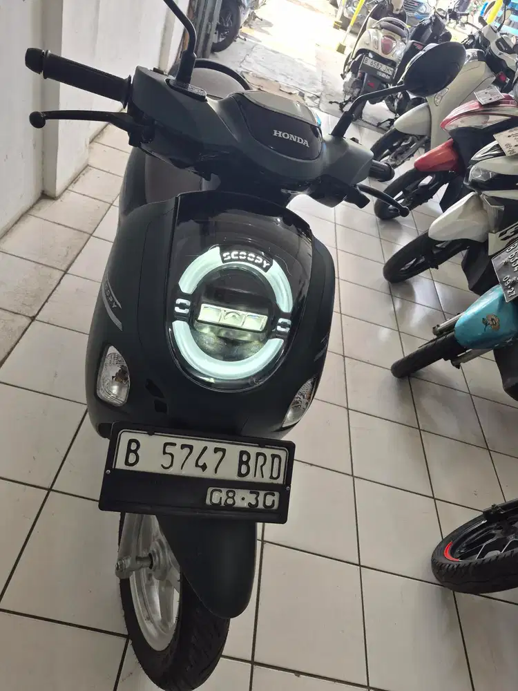 SCOOPY NEW KEYLES 2025 KM 5000 OKe  cas/ kredit DP 1250