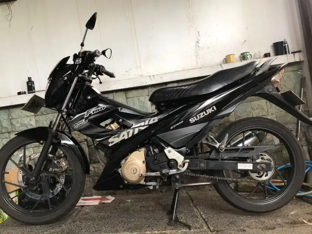 Satria fu150 scd2 FL tahun 2013 hitam